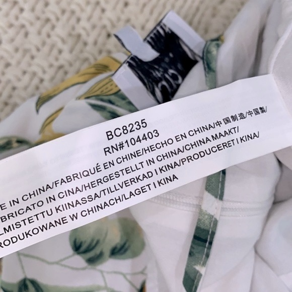 J.O.A floral vacay romper size large - Picture 9 of 12